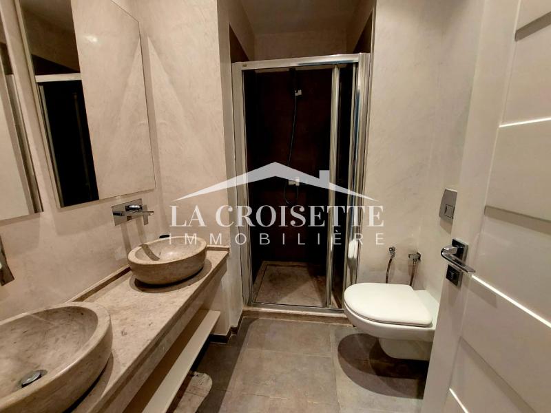 Triplex S+4 avec piscine à Gammarth